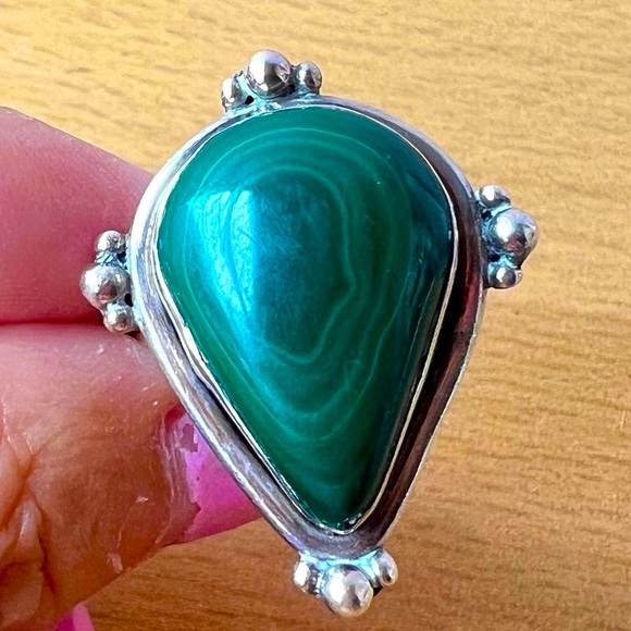 VINTAGE LARGE NAVAJO SOUTHWESTERN NATIVE AMERICAN MALACHITE RING 925 STERLING